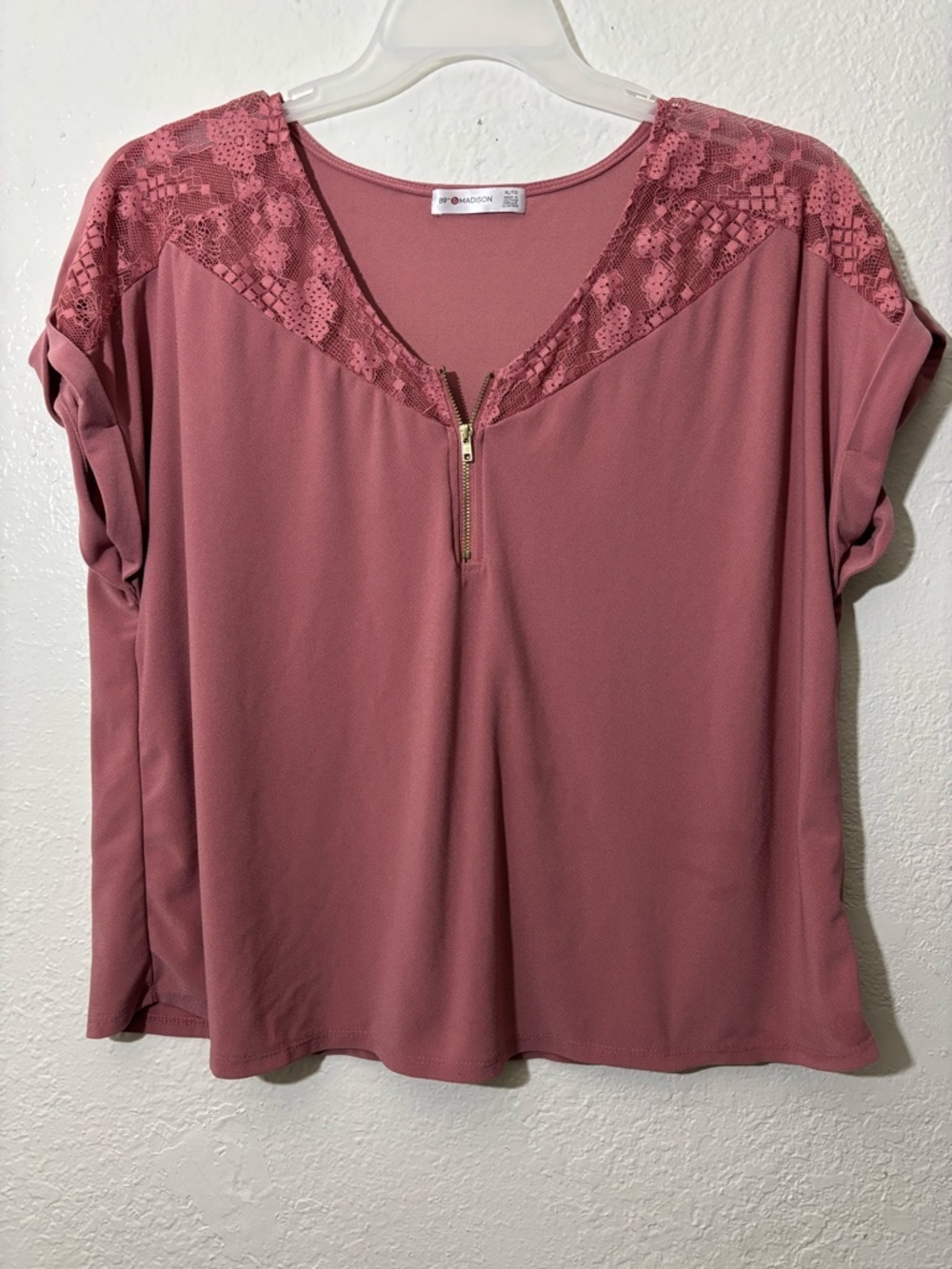 89th & Madison Dusty Rose Lace-Trim Zip Front Top